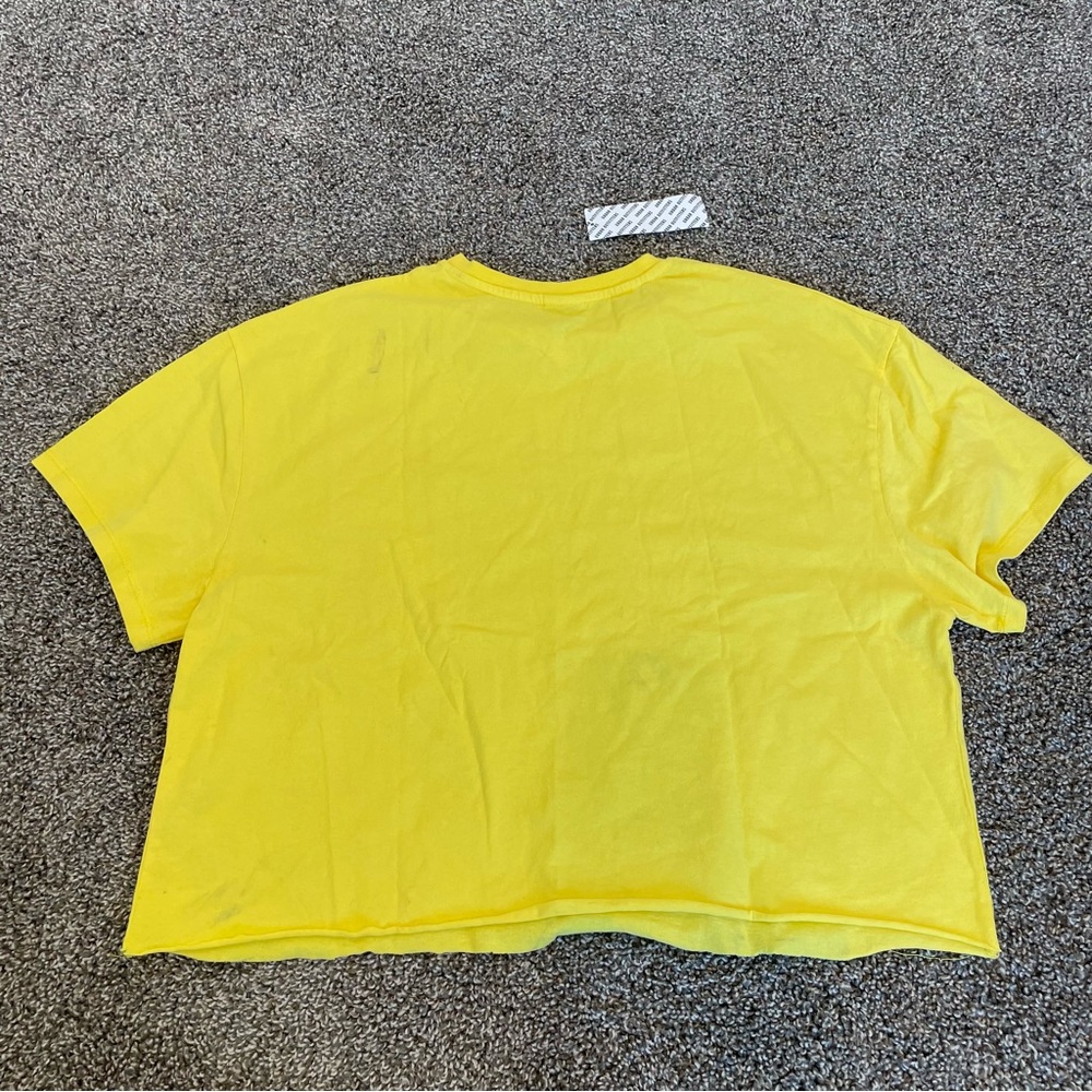 URBAN OUTFITTERS Lucky Number Cropped V-Neck Tee - Picture 5 of 7